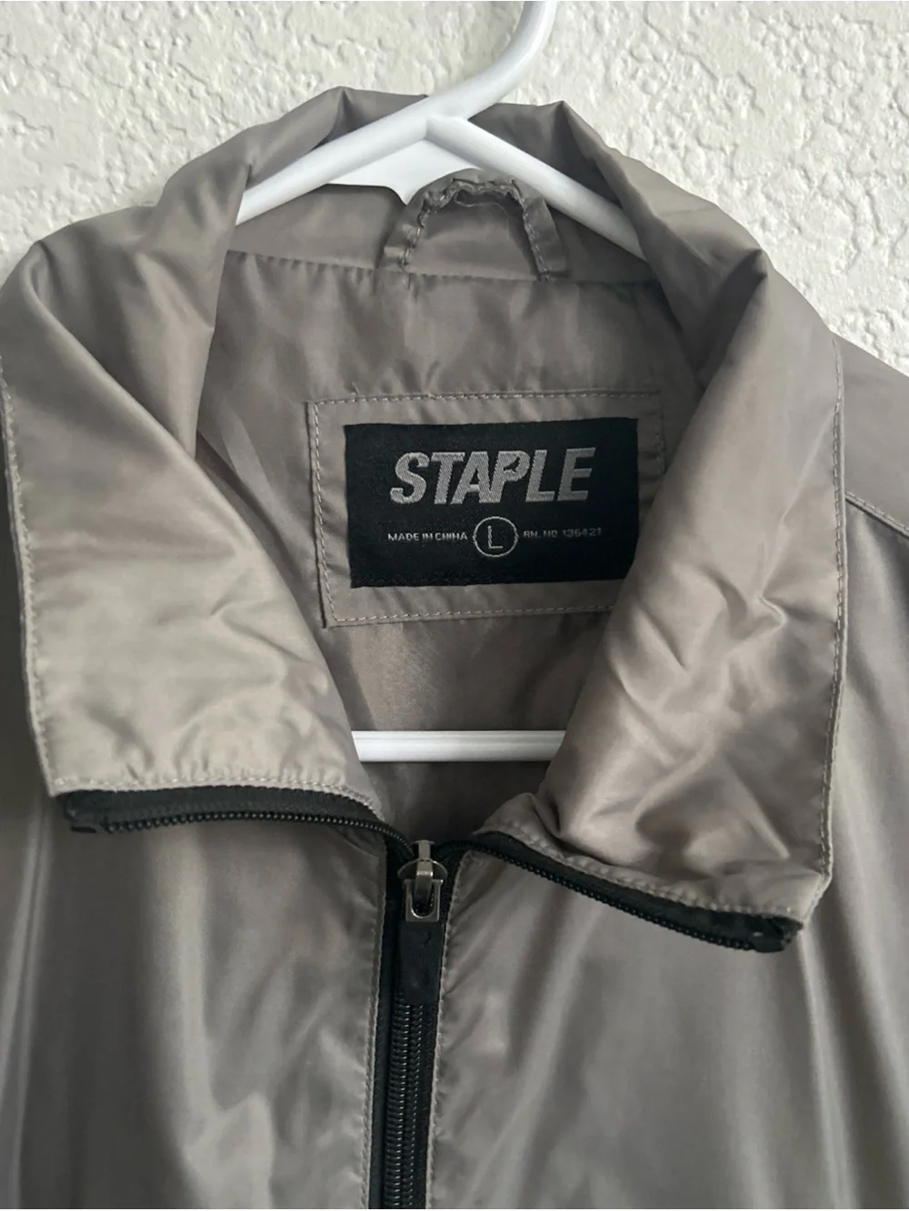 Staple lightweight windbreaker